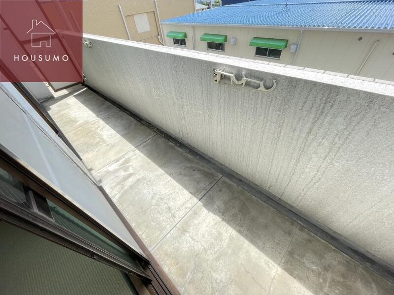 物件内観写真13　(バルコニーがあります)