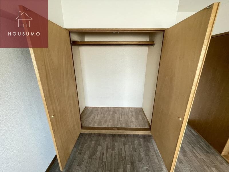 物件内観写真20　(たっぷりとした収納スペースです)
