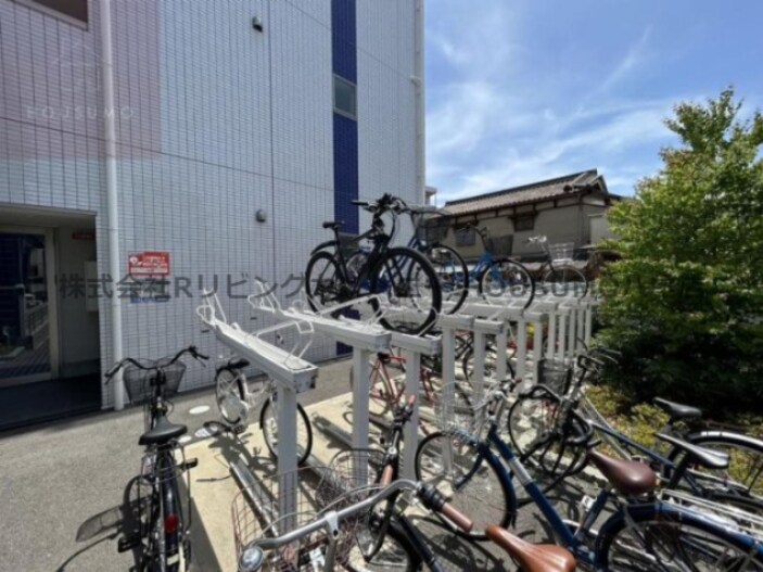 物件内観写真13　(駐輪場です)