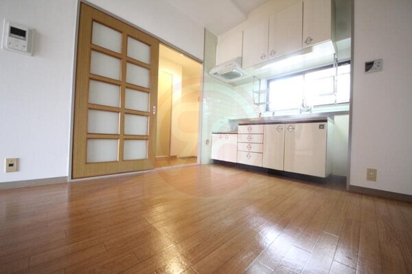 居室(おしゃれな居間です)