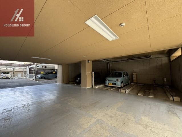 物件外観写真3　(駐車場に車を止められます)