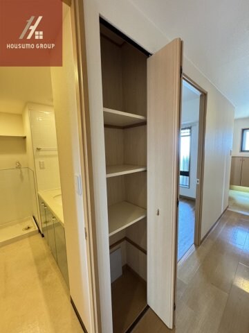 物件内観写真23　(小物を収納するのに便利です)