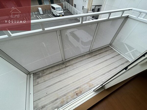 バルコニー(お洗濯にも便利なバルコニー付き)