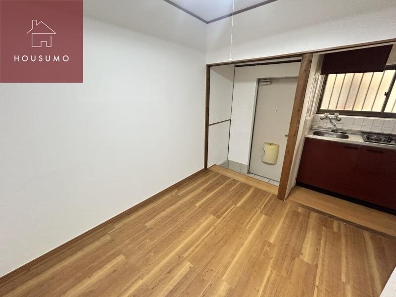 物件内観写真15　(ゆったりとした居間です)