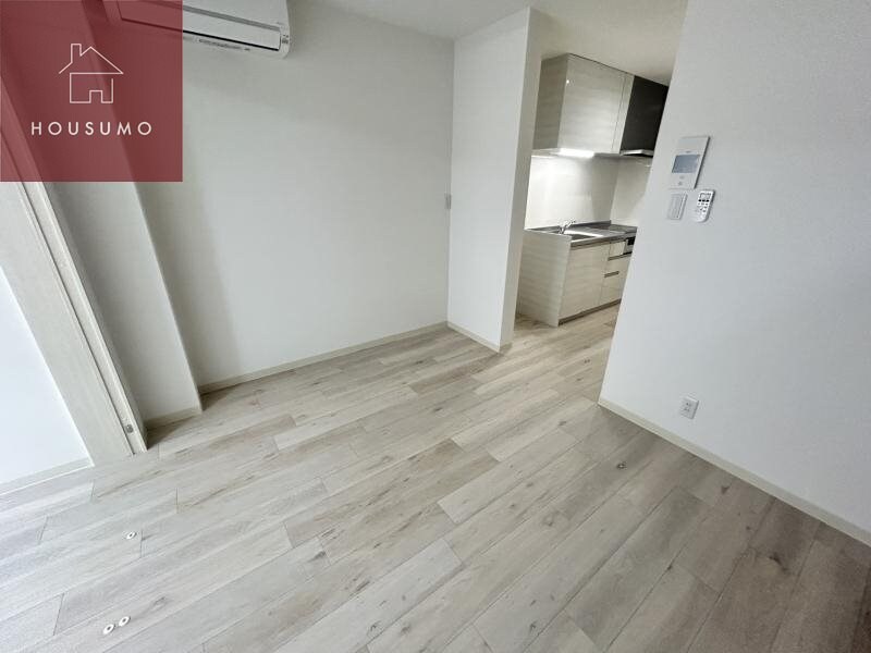 物件内観写真23　(ゆったりとした居間です)