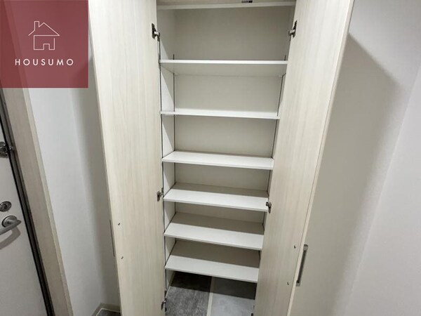 収納(小物を収納するのに便利です)