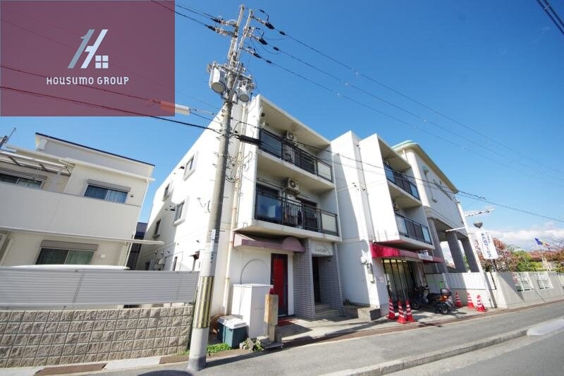 物件外観写真1　(外観もきれいです)