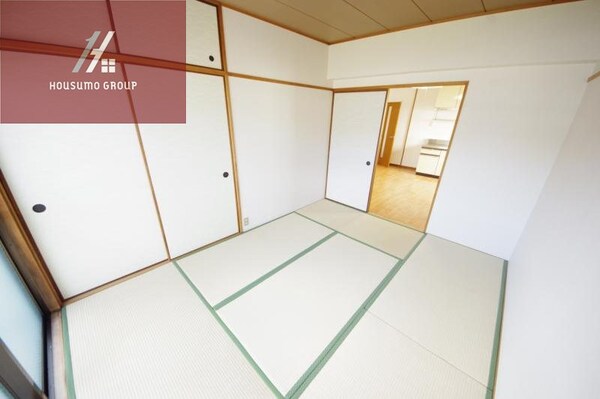 和室(来客時にも便利な和室付き)