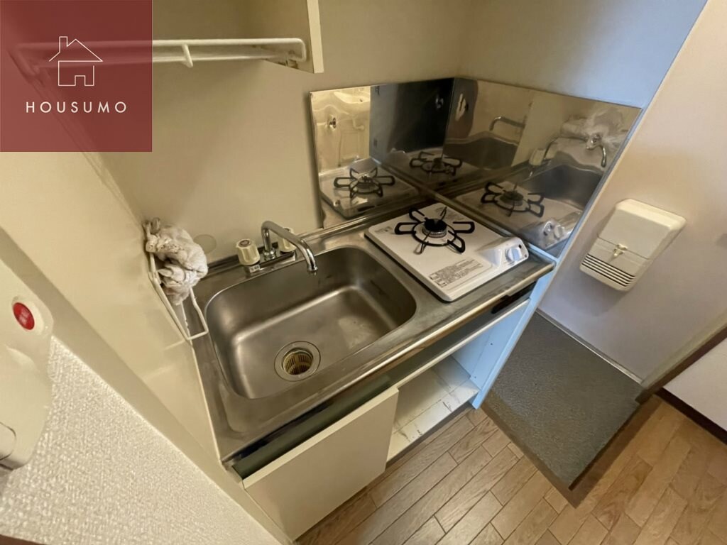 物件内観写真17　(コンパクトなキッチンで掃除もラクラク)