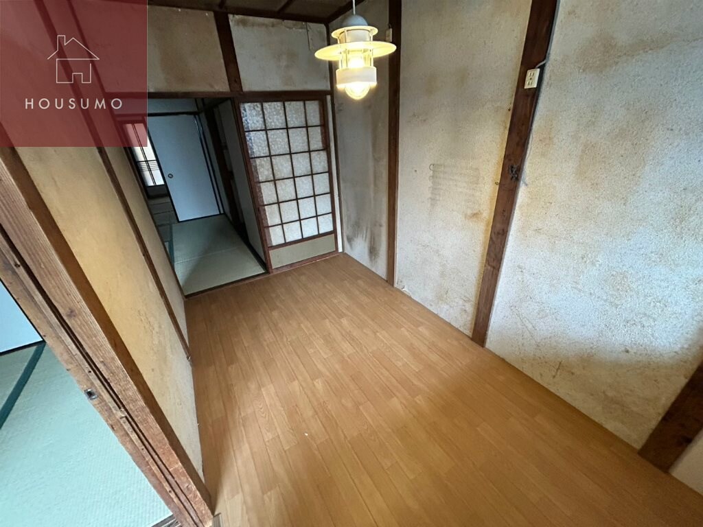 物件内観写真4　(ゆったりとした居間です)