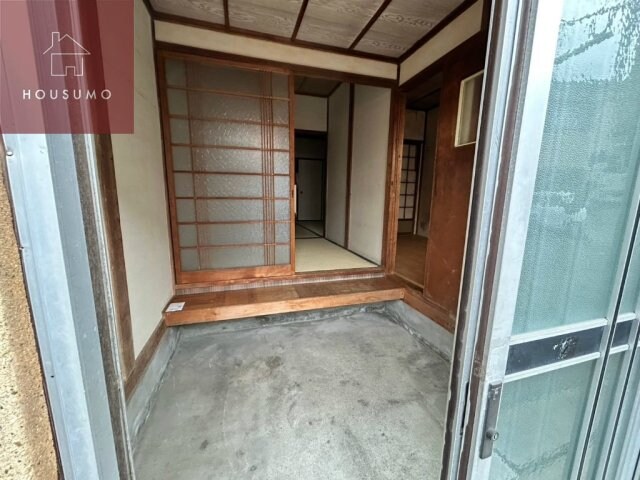 物件内観写真9　(落ち着いた玄関です)