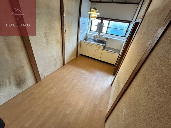 居室(こちらのリビングで趣味の時間をお楽しみください)