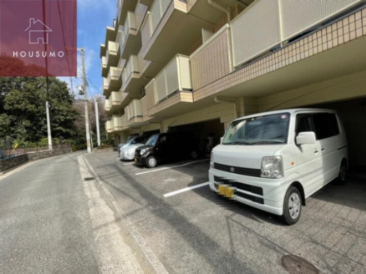 物件外観写真2　(カースペースがあります)