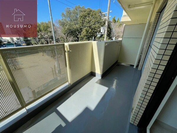 バルコニー(暖かな日差しのふりそそぐバルコニー)