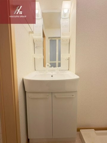 物件内観写真8　(使いやすい洗面所です)