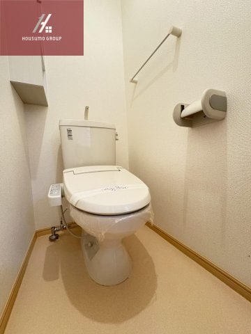 物件内観写真8　(清潔感のあるトイレです)