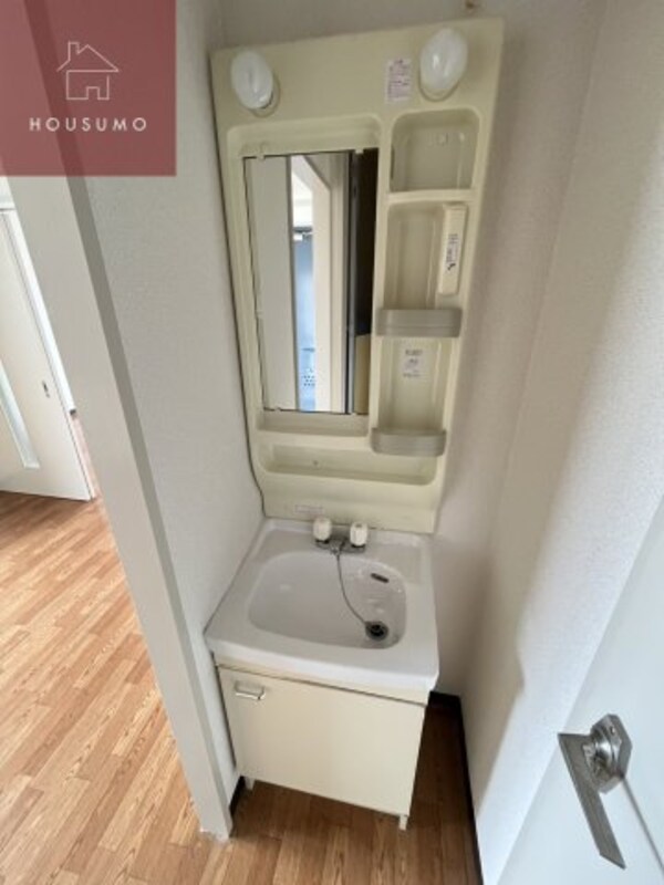 独立洗面台(朝の身支度には欠かせない独立洗面化粧台)