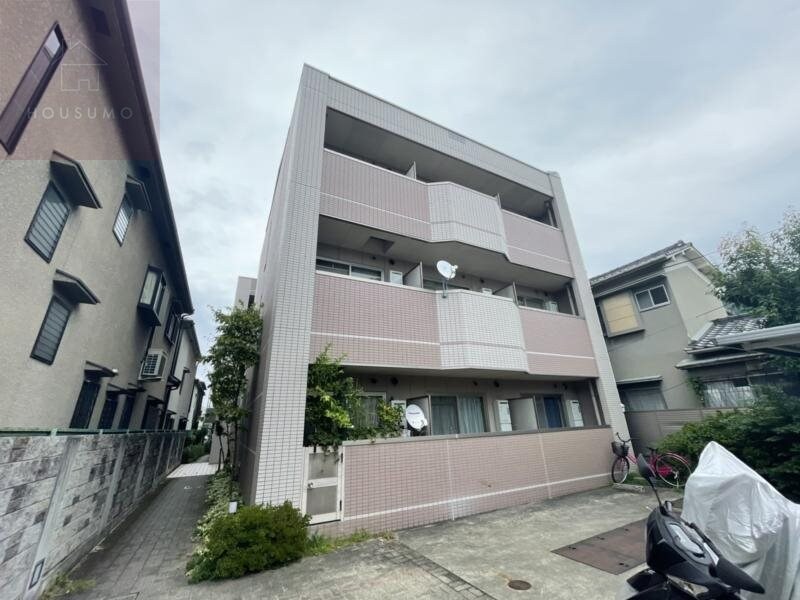 物件外観写真1　(きれいな外観です)