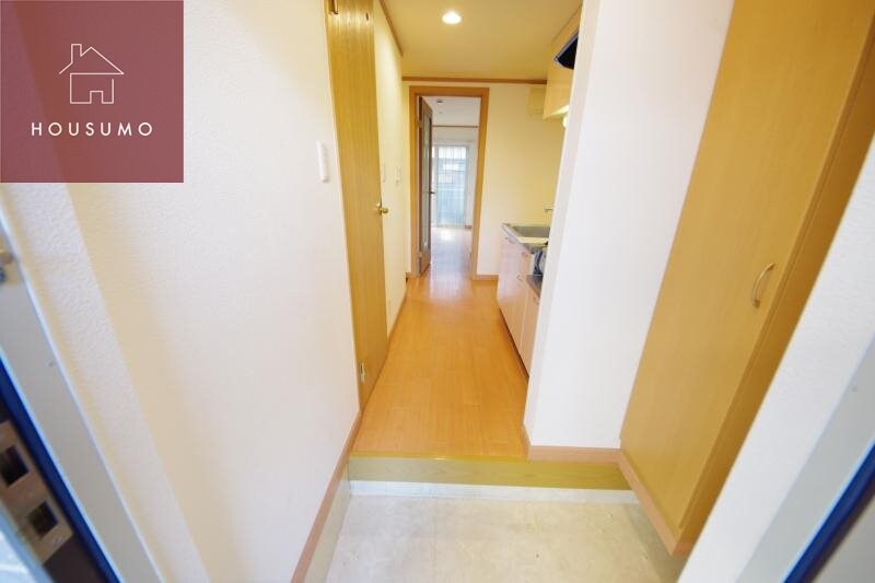 物件内観写真9　(収納もある玄関です)