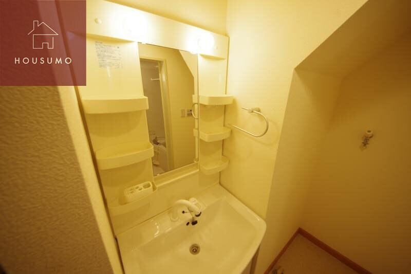 物件内観写真19　(独立洗面台、朝の身支度には欠かせません)