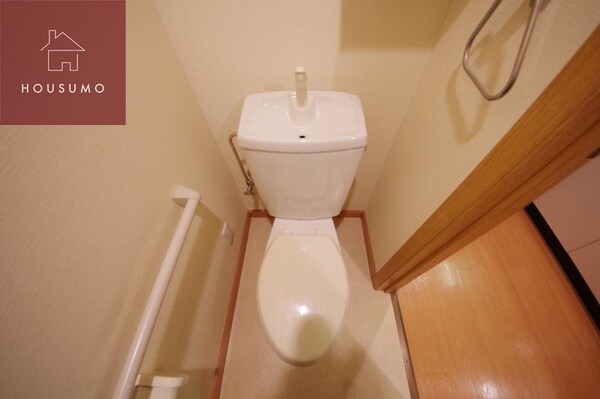 トイレ(シンプルで使いやすいトイレです)
