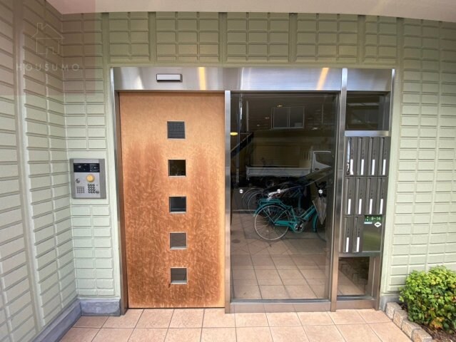 物件外観写真2　(エントランスです)
