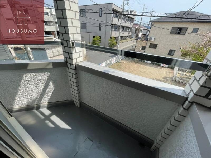 物件内観写真12　(外からの目が気にならないバルコニーで洗濯物が干せます)