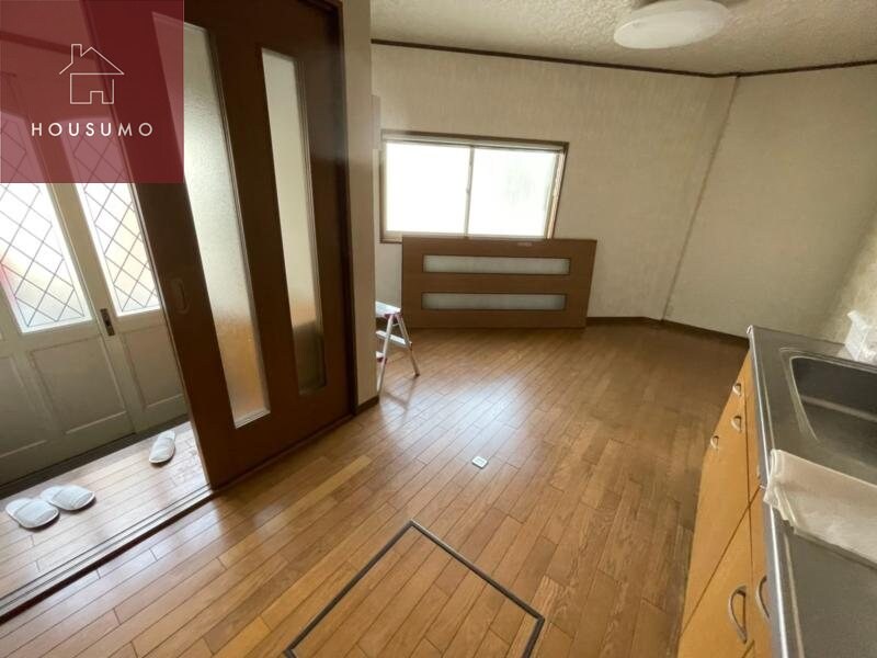 物件内観写真16　(ゆったりとした居間です)