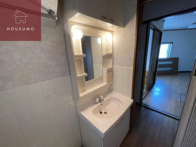 物件内観写真20　(朝の支度にも助かる、独立の洗髪洗面化粧台)