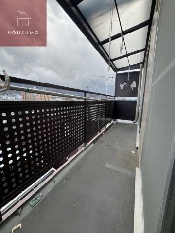 物件内観写真14　(開放的で明るい空間を演出してくれるバルコニーです)