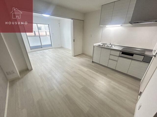 物件内観写真4　(ゆったりとしたリビングです)