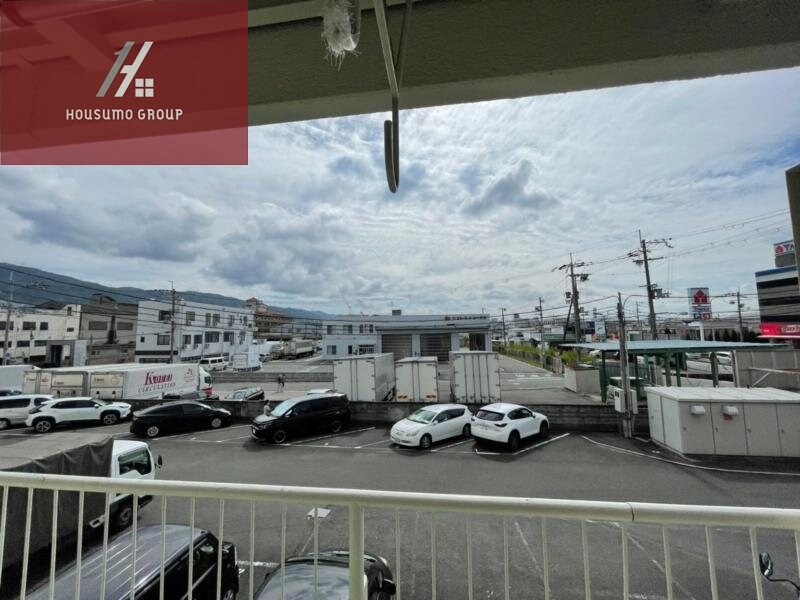 物件内観写真14　(独立洗面台で身支度をすべて済ませてしまいましょう)