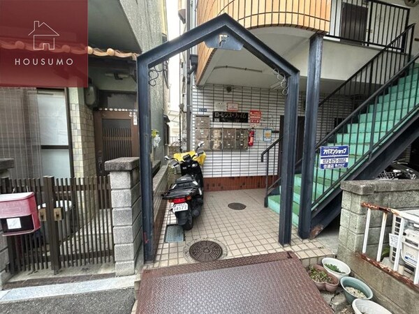 エントランス(清潔なエントランスです)