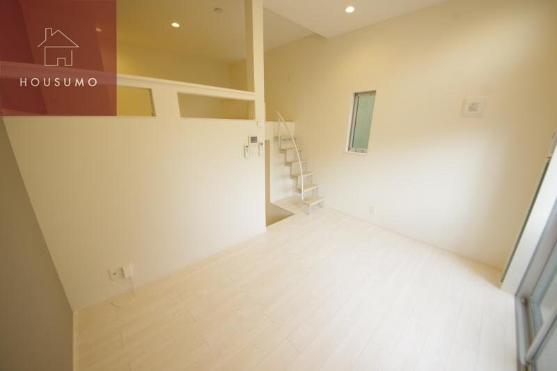 物件内観写真3　(使いやすいリビングです)