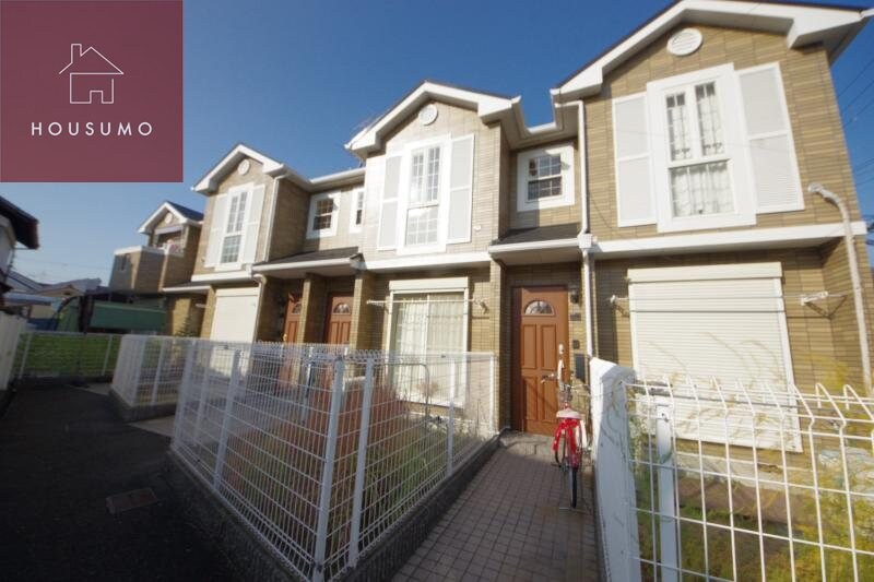 物件外観写真1　(きれいな外観です)