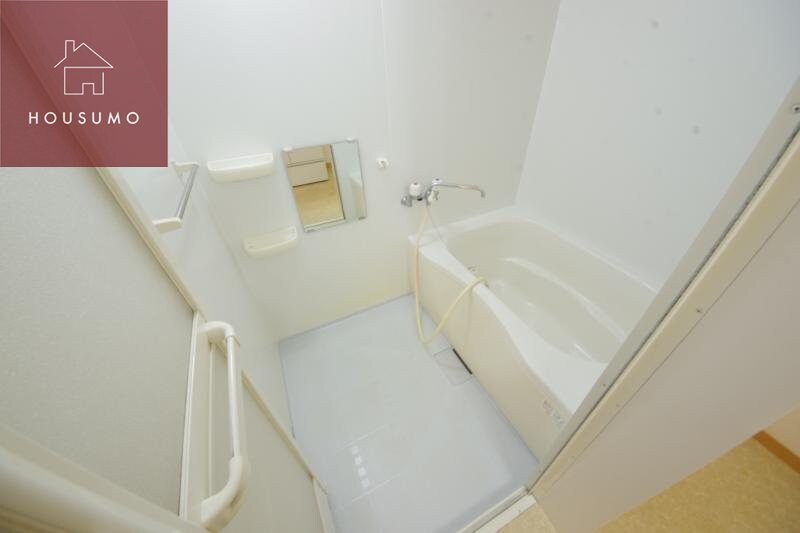 物件内観写真9　(日々の疲れを癒すお風呂付です)