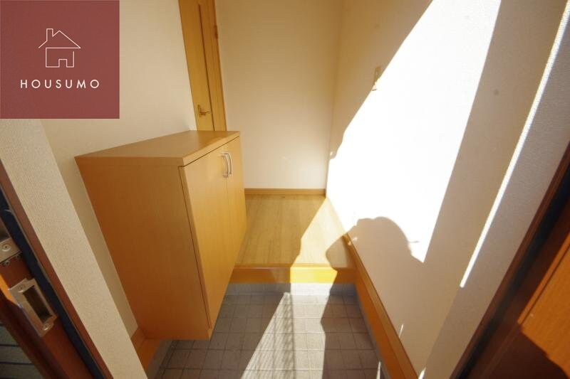 物件内観写真11　(シンプルで使いやすい玄関です)