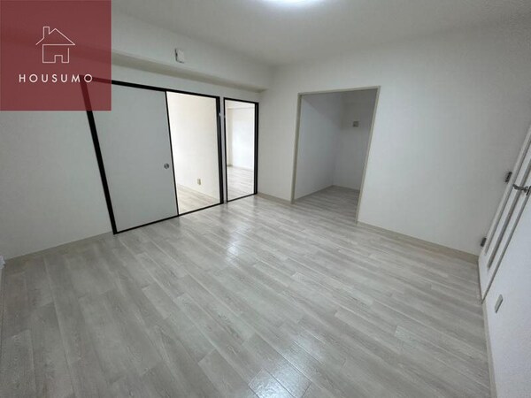 居室(おしゃれなリビングです)