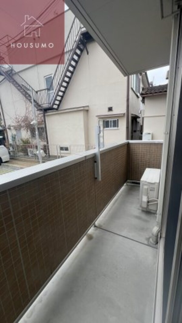 バルコニー(暖かな日差しのふりそそぐバルコニー)