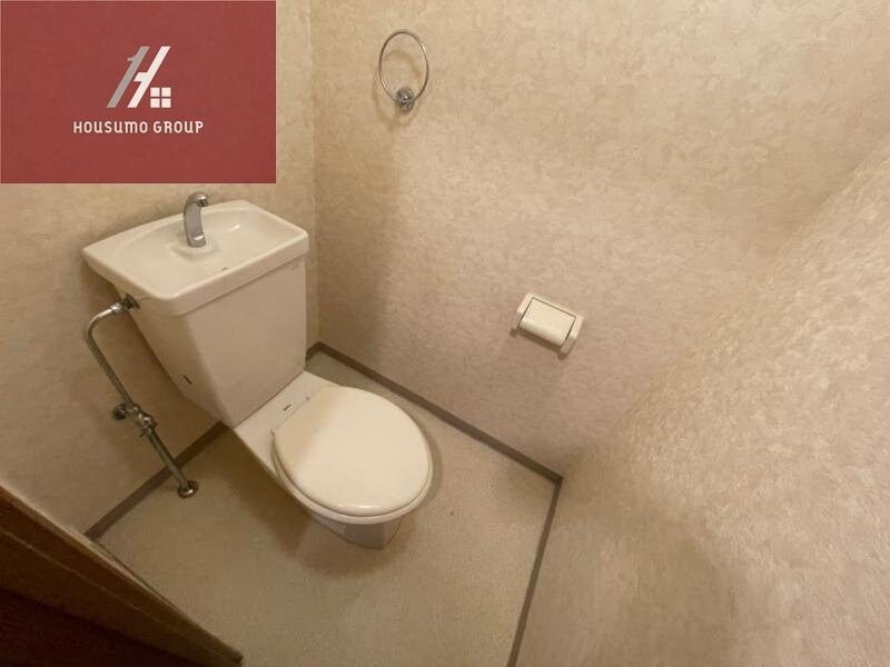 物件内観写真9　(ゆったりとした玄関です)