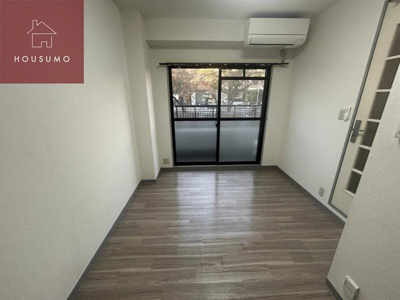 物件内観写真4　(リビングです)