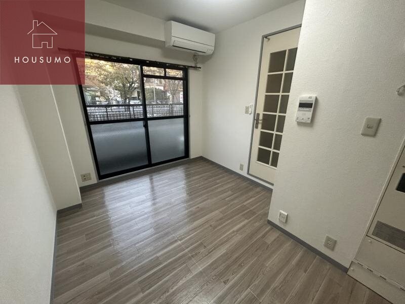 物件内観写真7　(使い勝手のいい寝室です)