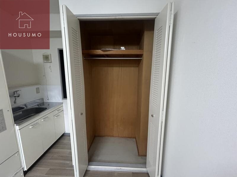 物件内観写真28　(収納豊富です)