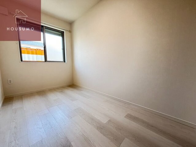 物件内観写真6　(ゆったりした洋室です)