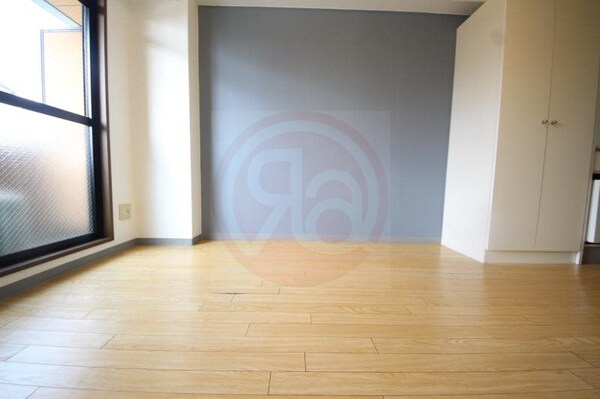 寝室(ゆとりの広さです)