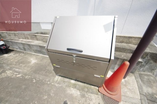 物件内観写真12　(ゴミ置き場です)