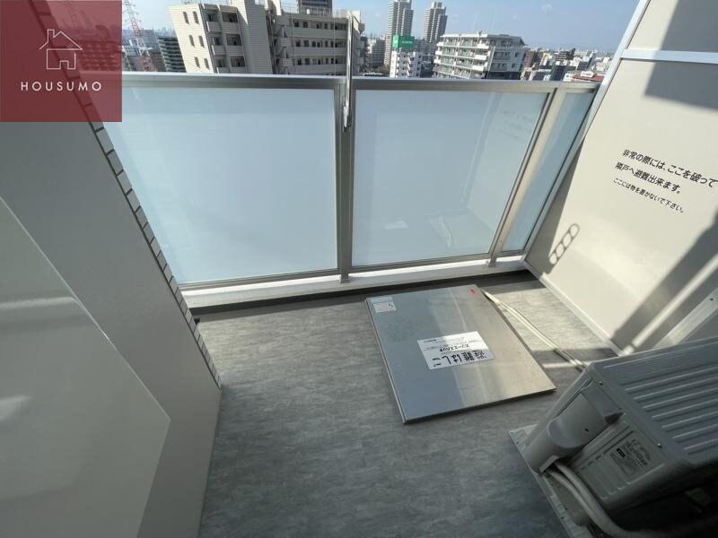 物件内観写真14　(開放的で明るい空間を演出してくれるバルコニーです)