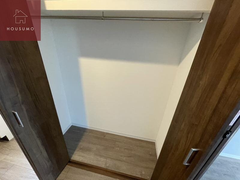 物件内観写真26　(大きなスペースがあり、収納には困りません)