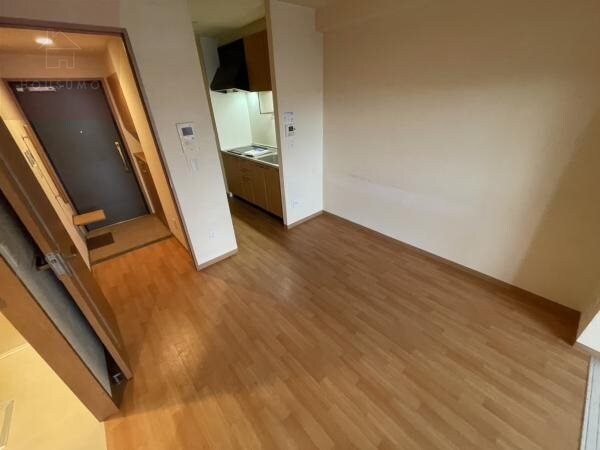 物件内観写真4　(ゆったり過ごせる居間です)