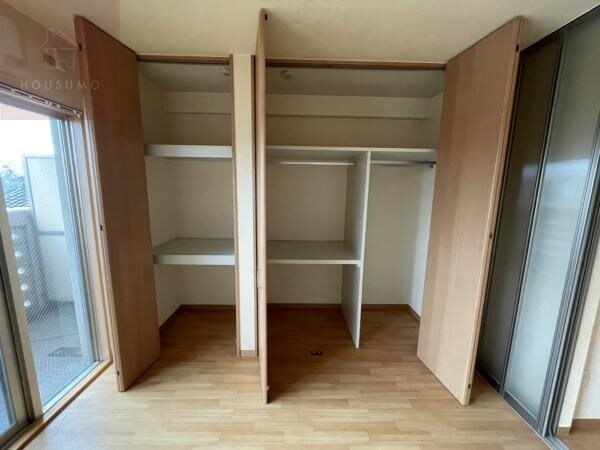 物件内観写真16　(便利な収納スペースです)